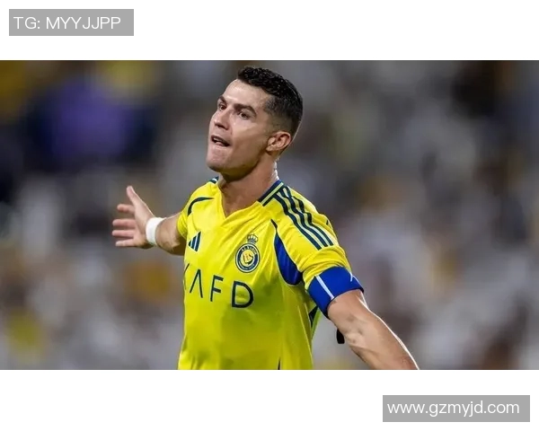 17岁帅气足球明星崭露头角引发全球关注与热议 17岁帅气足球明星崭露头角引发全球关注与热议